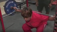 78岁奶奶逆袭成举重世界冠军：下一目标是454公斤
