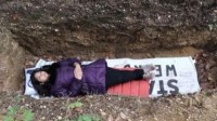 为帮学生减压 荷兰大学建议：去“坟墓”里躺一会儿