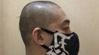 外卖里有头发老板剃头登门道歉 结果发现白剃了