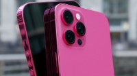 iPhone 13“玫瑰粉”上手图曝光：小刘海+通体粉色