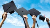 2021年高校毕业生就业报告 平均税前月薪8720元