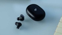 不惧竞争 苹果用三星S21宣传Beats Studio Buds
