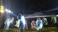 小米获雨衣控制变形专利 雨衣形状可自动改变