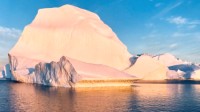 格陵兰岛高温再创纪录 每天融冰约80亿吨