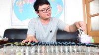 90后小伙自制实体版元素周期表 9年时间投入近百万