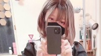 40岁男漫画家吐槽找不到女模特 于是自己穿起女装