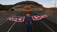 红牛“敢死队”！飞机穿越高速公路隧道挑战成功