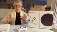 老奶奶分享她的第一台Xbox：想在上面玩《老滚6》