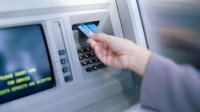 支付习惯改变 国内ATM机上半年减少近3万台