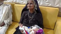 印度70岁妇女当妈 通过试管婴儿成功生下第一个孩子