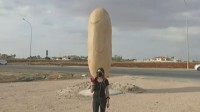 村庄花8千欧元竖起5米高土豆雕塑 遭网友P图恶搞