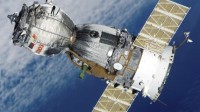 太空碎片危及国际空间站 7名宇航员躲进飞船