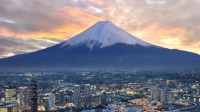 日本7小时连震4次 民众担心富士山喷发