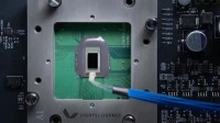 中国公司发布全新光子芯片：1GHz 比GPU快数百倍