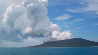 汤加海底火山剧烈喷发 当地通讯中断多国海啸预警