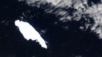 曾经全球最大的冰山融化:释放水量相当于20个尼斯湖