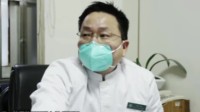 29岁女子仅剩十几颗牙 医生：仅剩牙齿也三级松动