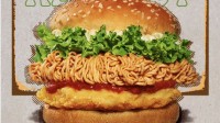 黑暗料理+1 汉堡里塞干脆面“致敬我们的童年”