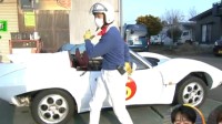 日本56岁男子打造超级赛车 还原动漫《马赫五号》