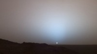 火星上的日落是什么样子？蓝白色的太阳令人炫目