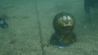 潜水客发现被遗弃的哆啦A梦 阴森模样好恐怖！