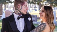 英国男子3年花8万英镑刺青 实现全身“黑化”