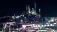神似FF7城市米德加而走红 日本安中冶炼厂的赛博夜景