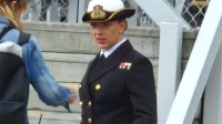 “寡姐”斯嘉丽约翰逊新片路透照 身穿海军制服