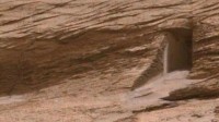 NASA在火星上发现一道“门” 专家解释只是巧合