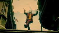 玩家用《大镖客2》致敬小丑电影 亚瑟屠戮圣丹尼斯
