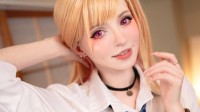 爱尔兰正妹COS《更衣人偶》女主 泳装魅魔性感非凡
