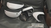 PS VR2首张真机照片曝光 超长单线、外观和PS5很搭
