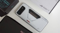卷王之王！腾讯ROG游戏手机6 Pro首发体验