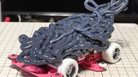 日本網友打造“邪魔”四驅車 用模型廢料制作