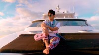 周杰伦《粉色海洋》MV正式上线！父子携手送浪漫