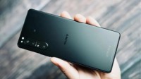 索尼Xperia 1 V曝光：或采用微型挖孔全面屏设计