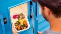 斯坦福毕业生创全自动餐厅：6万多餐品全机器人服务