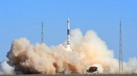 中国重型火箭发动机整机试车成功 可用于载人登月