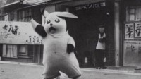 1920年现身东京街头的皮卡丘 是网友用ai生成的老照片