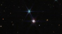 美得令人惊叹 韦伯望远镜拍到史上最清晰海王星！