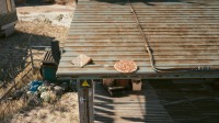 《2077》致敬《绝命毒师》彩蛋：车库屋顶上的披萨