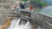 白鹤滩水电站左岸机组投产发电 世界在建规模最大