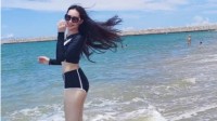赵文卓晒照为长女庆15岁生日：气质恬静却像极老爸