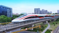 长编组复兴号智能动车组来了：手机可投屏、无线充电