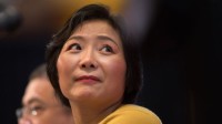 中国女首富辞职后：公司股价大跌40% 