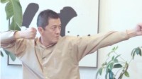 51岁李亚鹏再扮郭靖演绎经典动作 被网友吐槽油腻