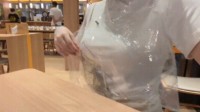 42岁女子离婚后坚持健身年轻20岁 不提美颜的动态图