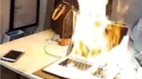 苹果笔记本突然起火自燃 用户手都被烫伤