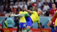 世界杯巴西2-0胜塞尔维亚 里沙利松惊天倒钩独中两元