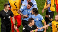 三次遭遇争议判罚！乌拉圭球星卡瓦尼怒锤VAR设备